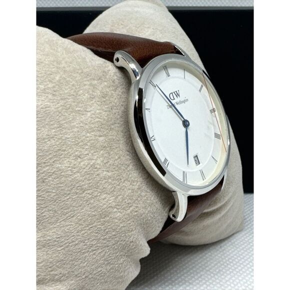 Daniel Wellington DW00100095 Unisex Brown Leather Analog Dial Quartz Watch JNA23 main image 8